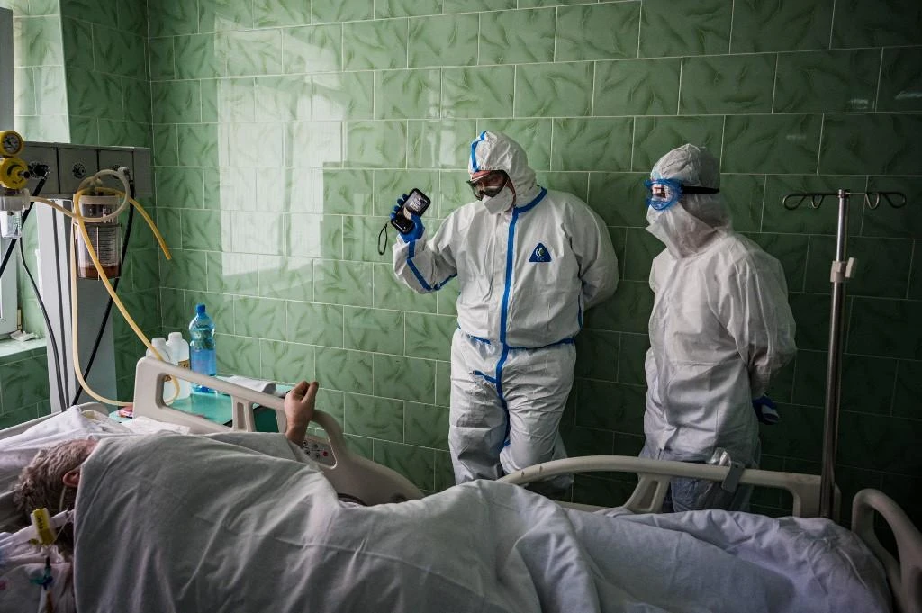 Officials have predicted a higher death toll for May than April, attributing this to the deaths of hospital patients who were admitted during the peak of the epidemic several weeks ago. (File/AFP)