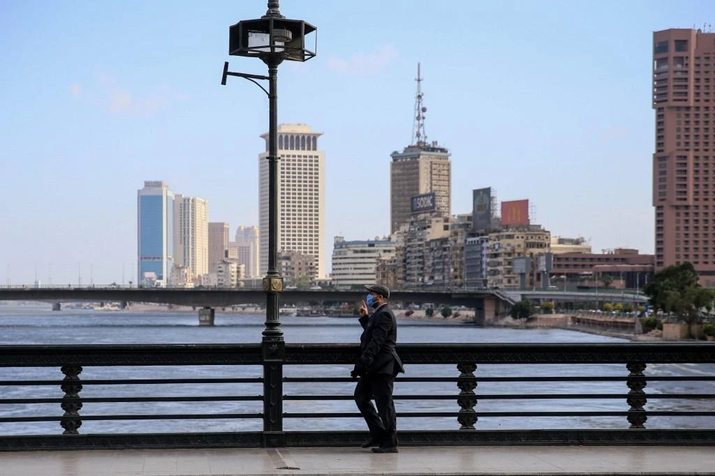 Egypt orders the wearing of face masks in public