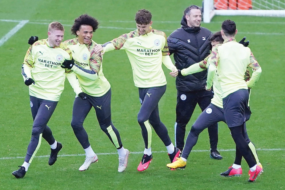 English Premier League clubs voted unanimously on May 27 to resume contact training. (AFP)