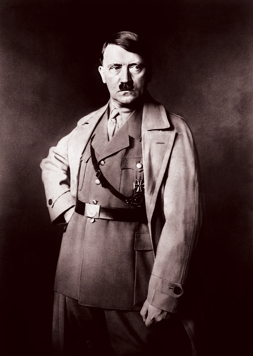 Sports broadcaster apologizes for using image of Hitler