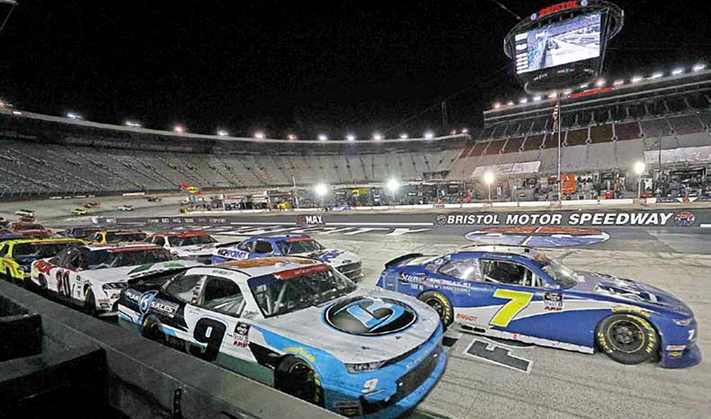 Gragson wiggles past Allgaier to win Xfinity race at Bristol