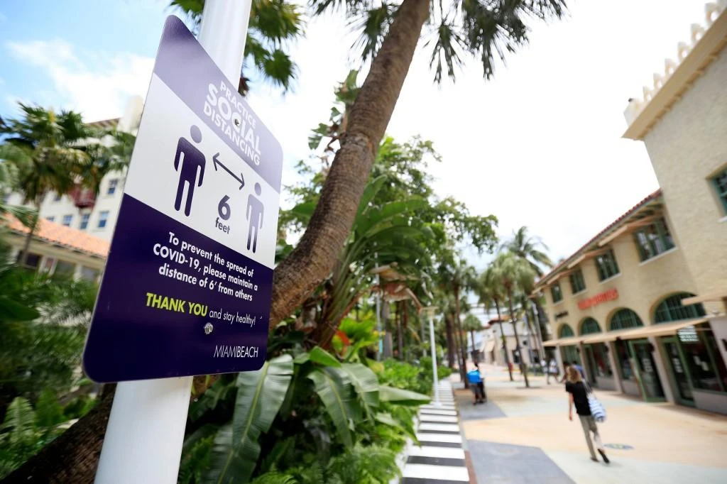 Florida allowed a partial relaxing of restrictions imposed to slow the coronavirus pandemic but still maintains social distancing regulations. (AFP)