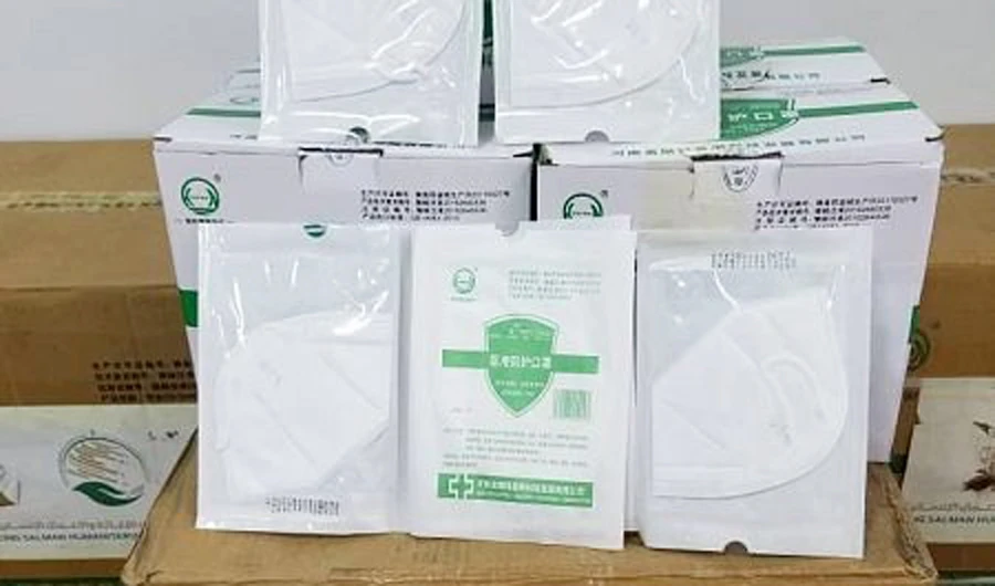 KSRelief also distributed urgent sheltering materials in Al-Mahrah governorate, including tents, blankets and rugs. (SPA)