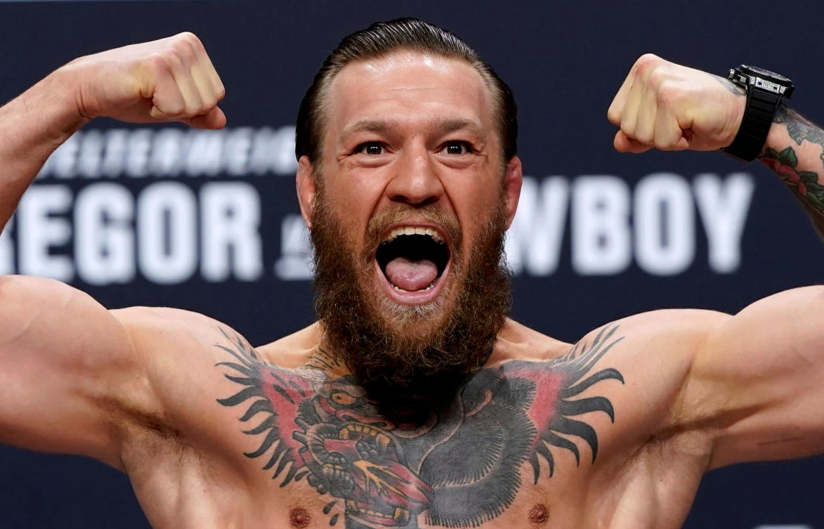 Conor McGregor poses during the weigh-in on January 17, 2020 (Reuters)