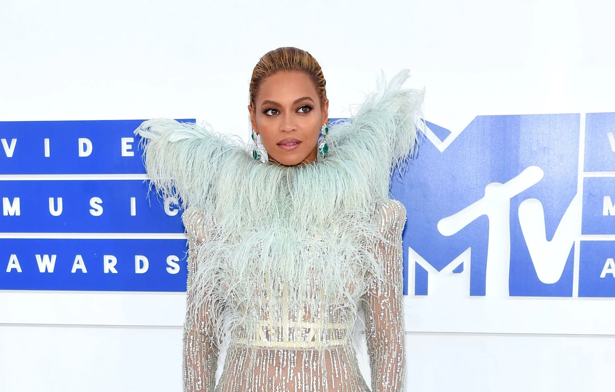 The superstar artist was among a roster of A-listers to participate in YouTube’s global virtual commencement ceremony “Dear Class of 2020.” (AFP)