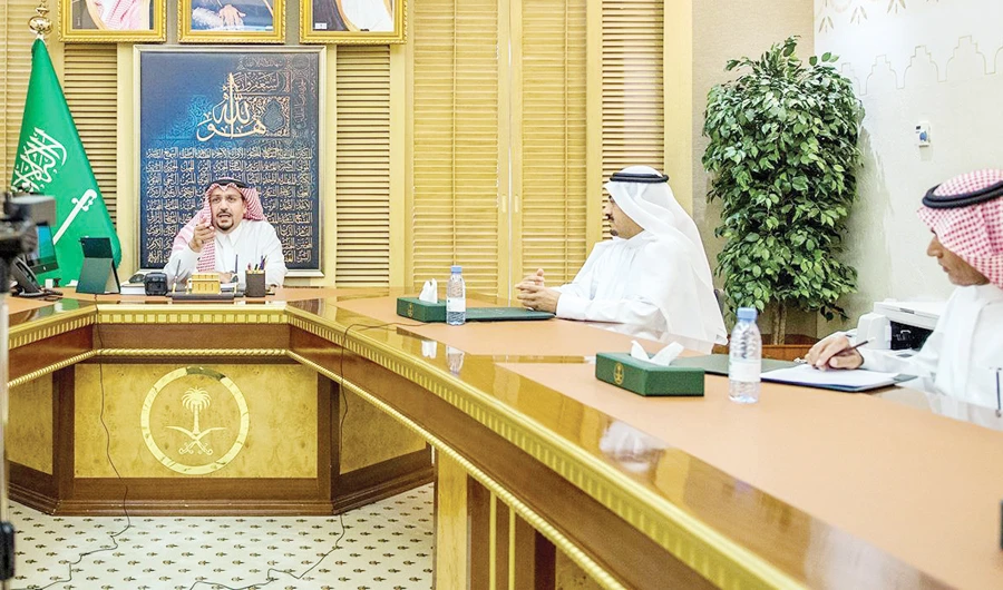 Qassim Gov. Prince Faisal bin Mishaal chairs a meeting at his office to review steps to strengthen the budding face mask industry. (SPA)