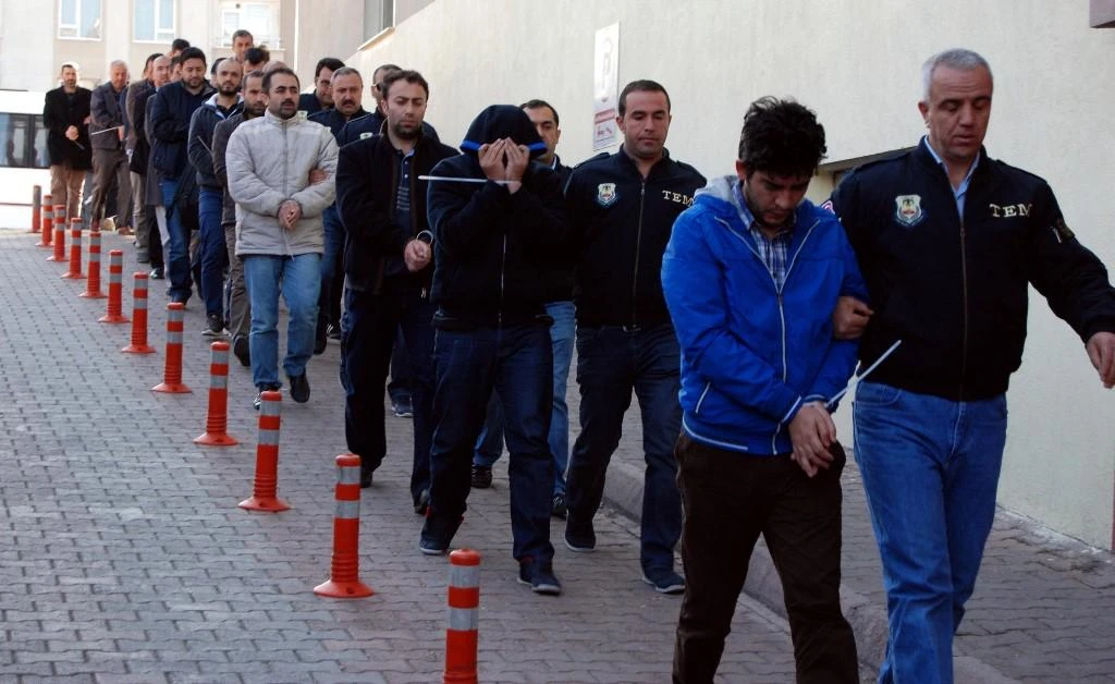 Turkey seeks 191 soldiers for alleged tie to US-based cleric