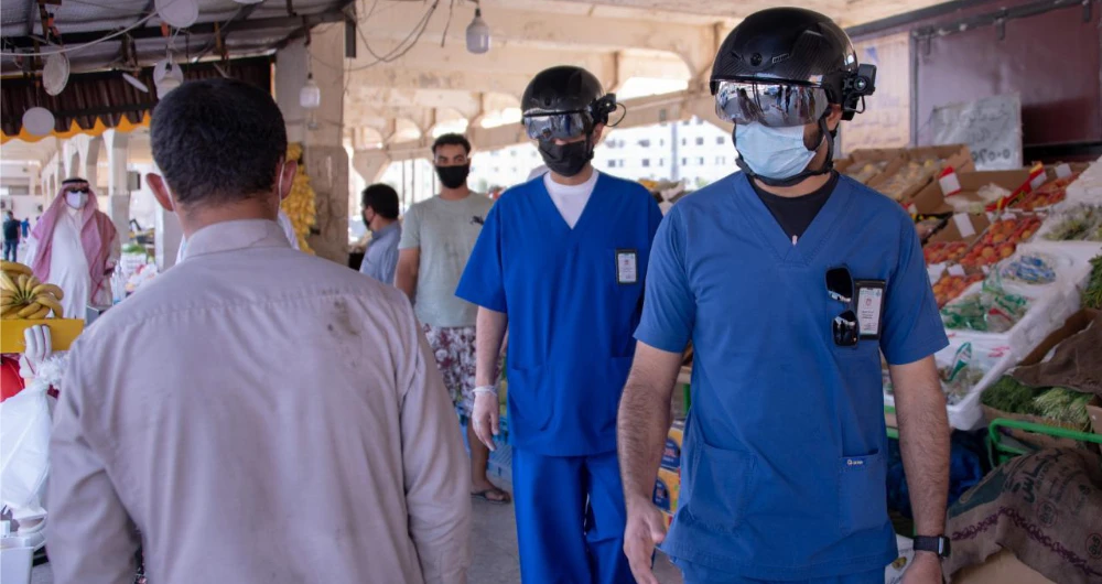 The helmets use thermal radiation to measure temperatures up to five meters. (SPA)