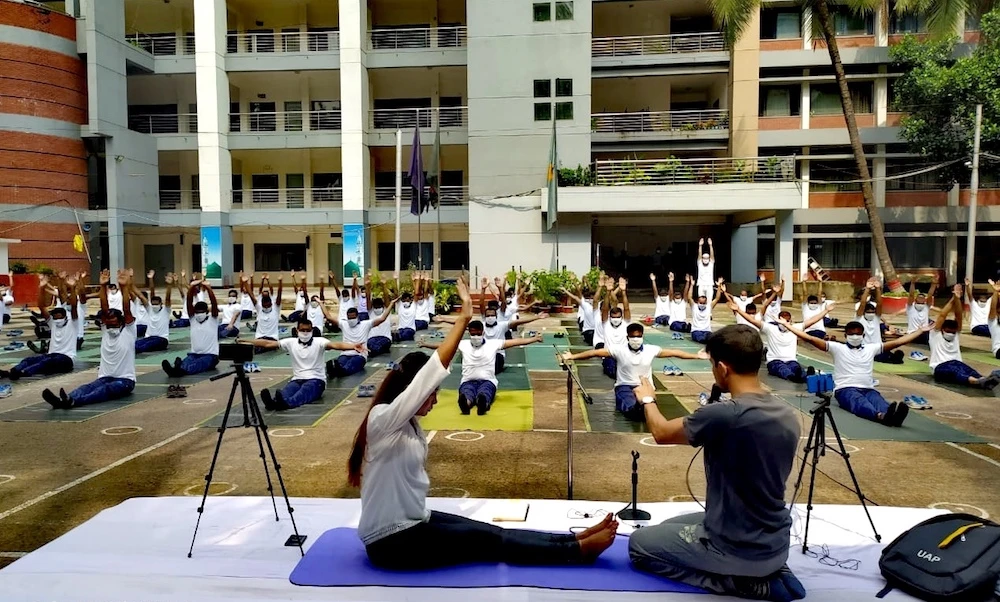 Police members participate in yoga sessions at a police barracks in Gulshan, Dhaka, Bangladesh. (Courtesy Diplomatic Security Division of Dhaka Metropolitan Police)