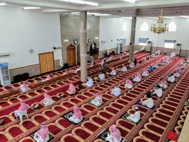 Worshippers in Saudi Arabia attend Friday prayers for the second week running on June 12, 2020. (SPA)