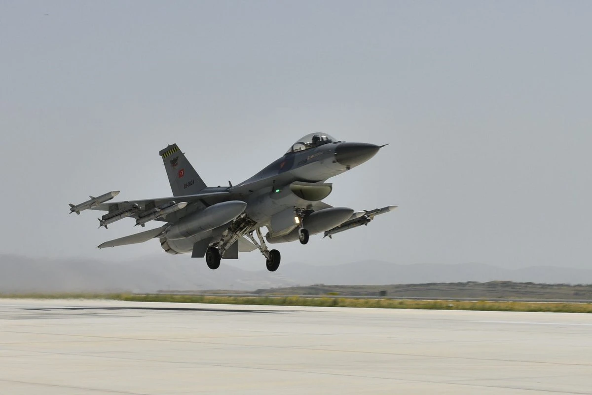 Eight frigates and corvettes participated, along with 17 planes that flew from Eskisehir, central Turkey on a 2,000-km (1,250-mile) round trip. (File)