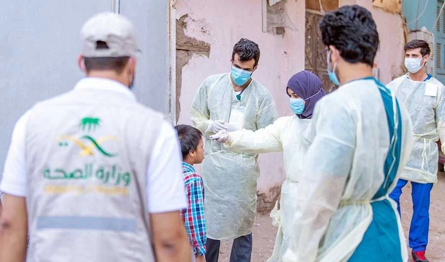 A number of health care workers have had the difficult task of caring for a loved one infected by the virus. (SPA)