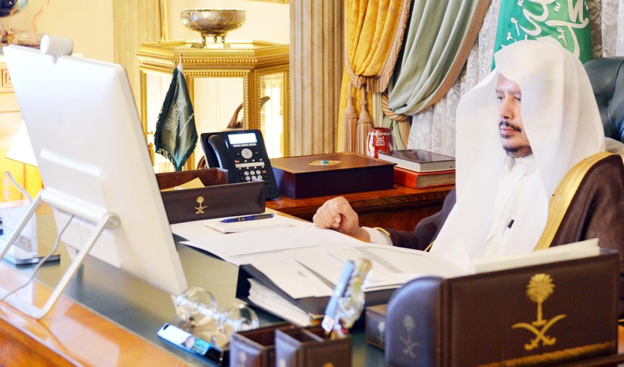 Saudi Shoura Council Speaker Dr. Abdullah Al-Asheikh chairs a remote session of the council as a health precaution in Riyadh on Monday. (SPA)