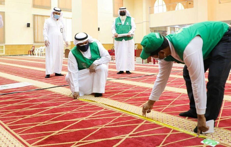 More than 1,500 mosques in the holy city of Makkah are ready to welcome worshippers on Sunday as a coronavirus curfew is lifted in Saudi Arabia. (SPA)