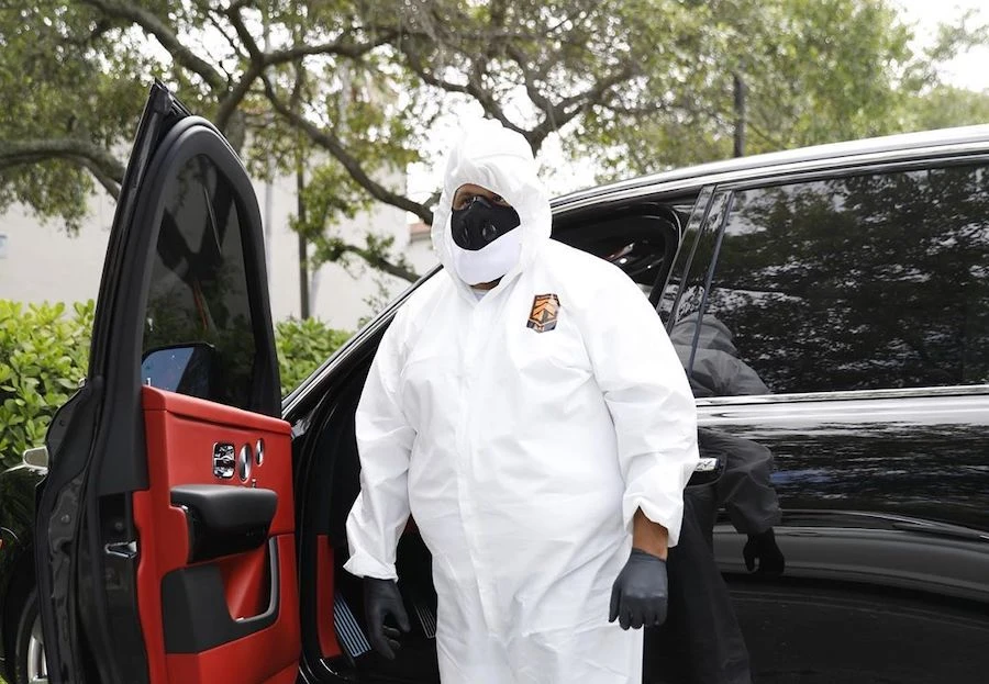 The Miami-based artist donned a full hazmat suit to the dentist. (Instagram)