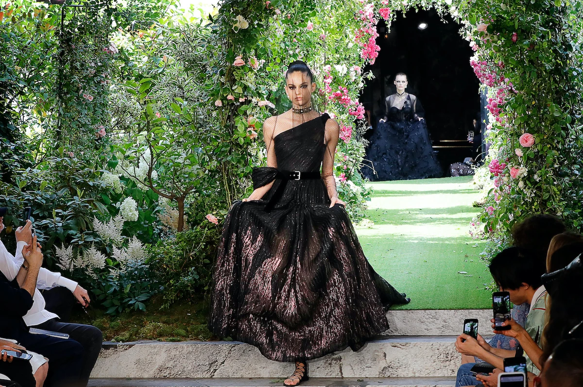 Dior revives fashion shows - but with no front row