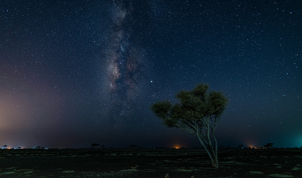 At the Red Sea islands, the constellations, and at times, the splash of the Milky Way itself, are visible to the naked eye, forming a magnificent and celestial panorama.
