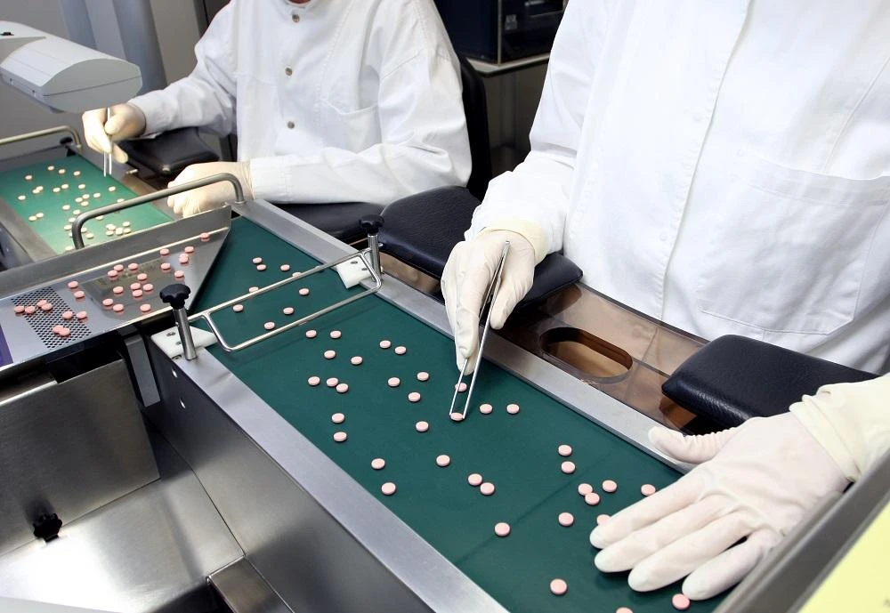 Egypt’s Rameda Pharmaceutical has received requests to export Anviziram tablets, which are used to treat patients with the new coronavirus. (Shutterstock)