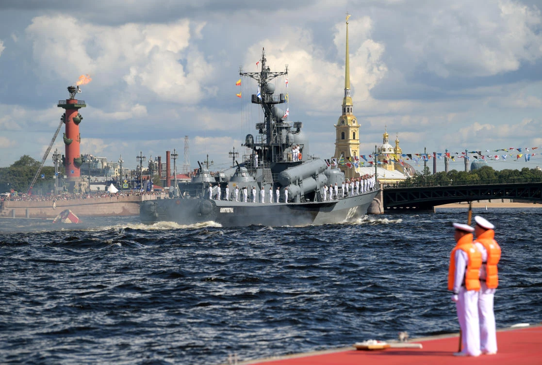 The Russian Navy's missile corvette Dmitrovgrad sails along the Neva River during the Navy Day parade in Saint Petersburg, Russia July 26, 2020. Sputnik/Alexei Druzhinin/Kremlin via REUTERS ATTENTION EDITORS - THIS IMAGE WAS PROVIDED BY A THIRD PARTY.