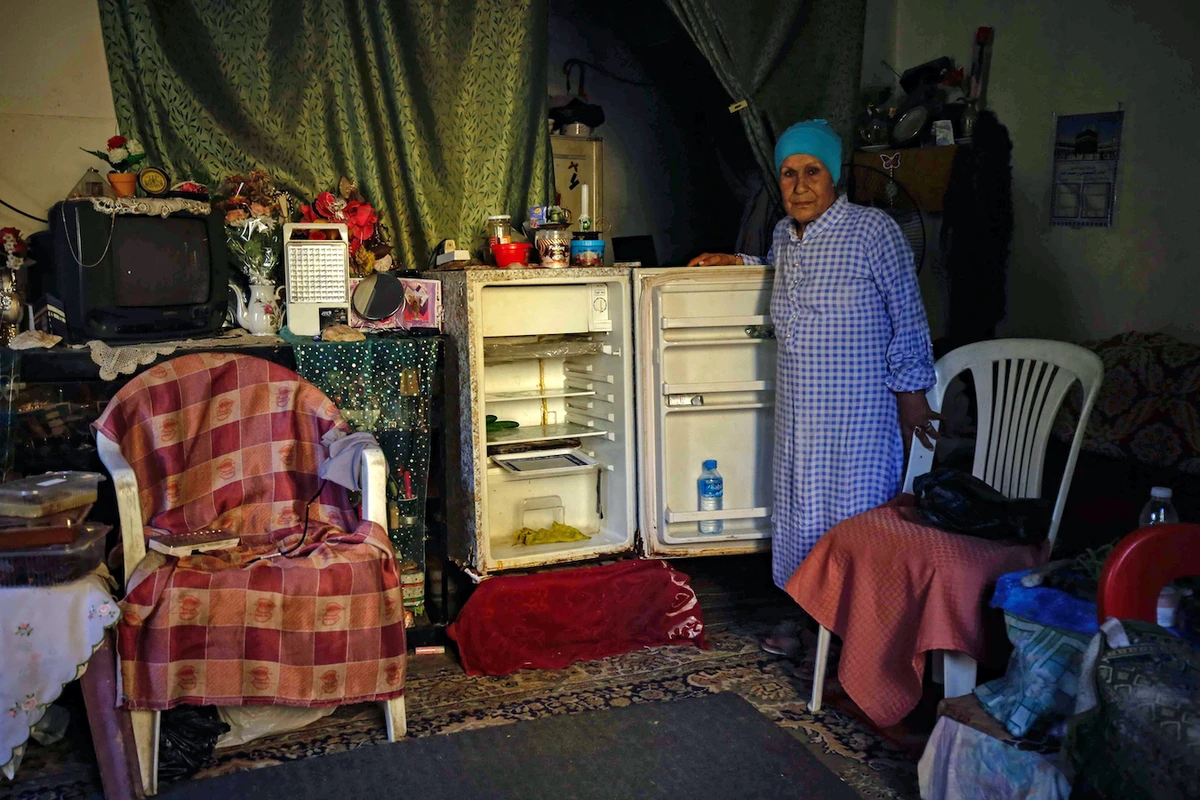 THE BREAKDOWN Ibrahim Chalhoub — ‘In the Shadow of a Dwindling Economy’
