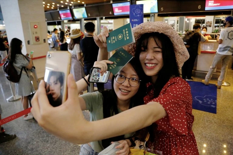 Taiwanese people who long to travel but can’t because of coronavirus restrictions have been offered a solution — a “fake flight experience” at one of the country’s airports. (Reuters)