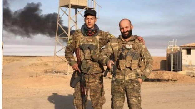 Daniel Newey (L) and Daniel Burke (R) while fighting against Daesh during a previous spell in Syria. (Family Photo via BBC)