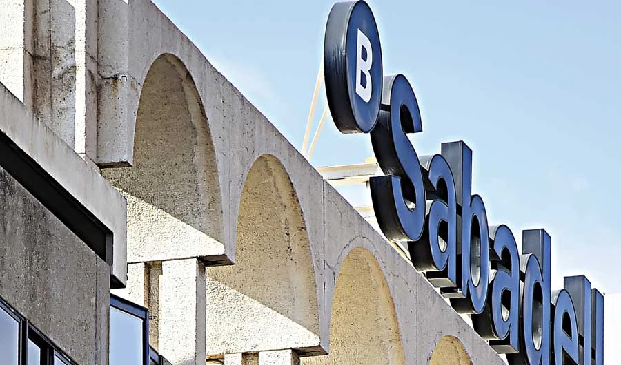 Banc Sabadell is set to close 140 branches this year alone. (AFP)