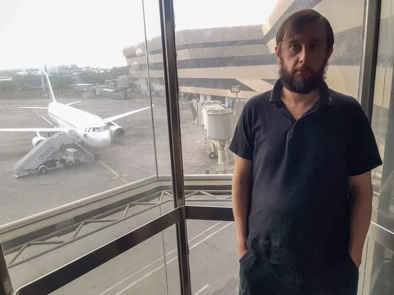 Roman Trofimov has been living in the departures lounge of Manila’s Ninoy Aquino International Airport since March 20, after immigration authorities stopped issuing visas for entry into the country. (Facebook: Roman Trofimov)