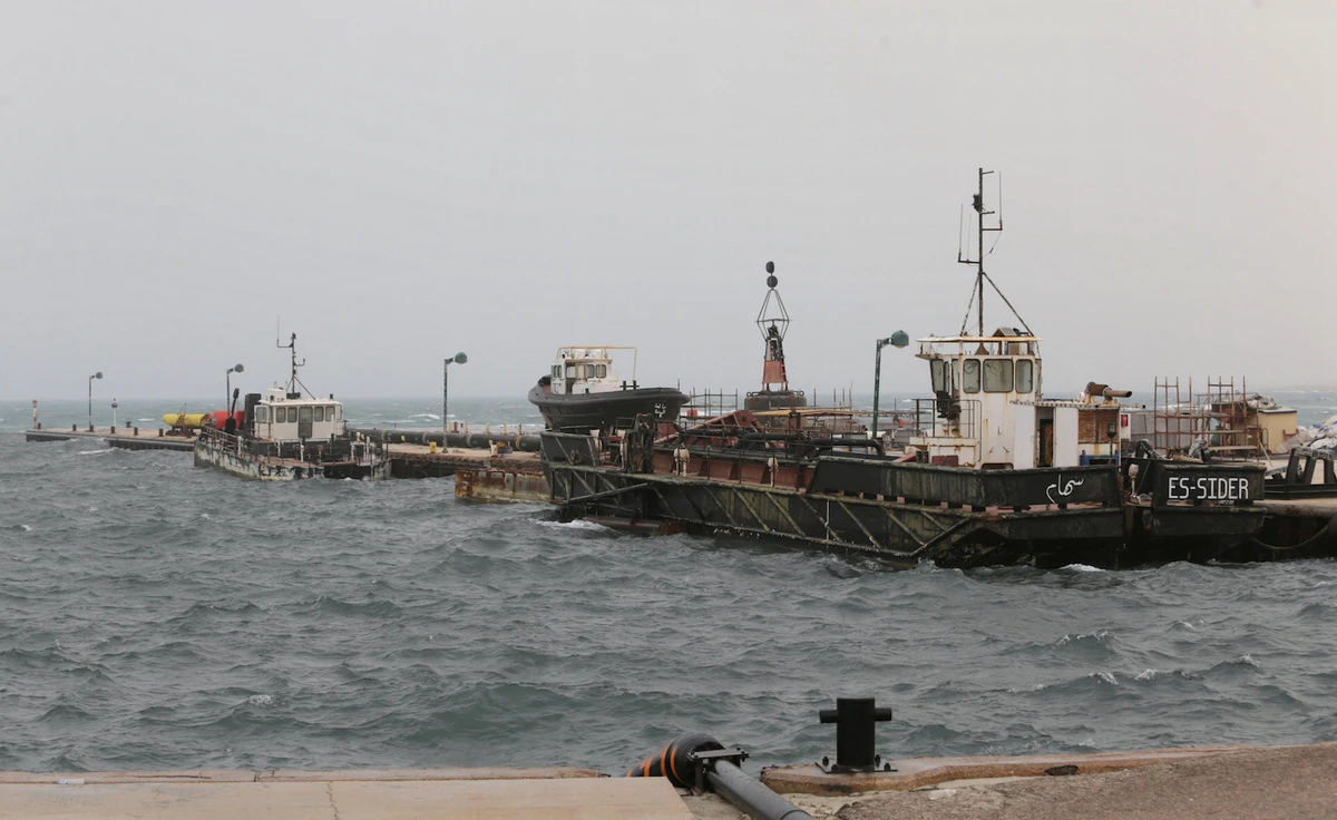 Guards block oil tanker from loading at Libya's Es Sider port