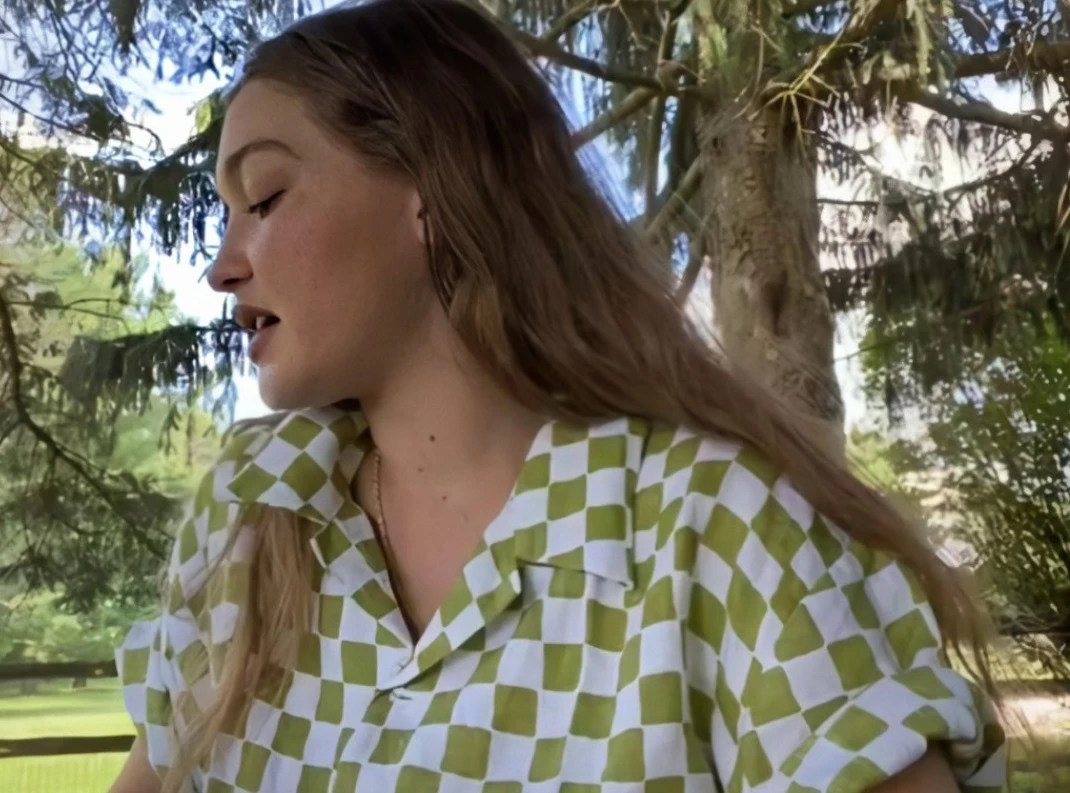 Gigi Hadid and the baby’s father, Zayn Malik, 27, have been spending the last few months during the coronavirus outbreak in isolation on a farm in rural Pennsylvania. (Screen grab)
