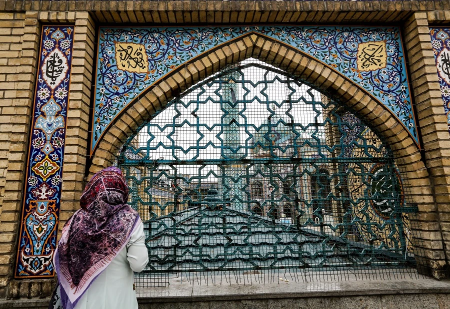 Tehran shuts down mosques again after COVID-19 infections spike