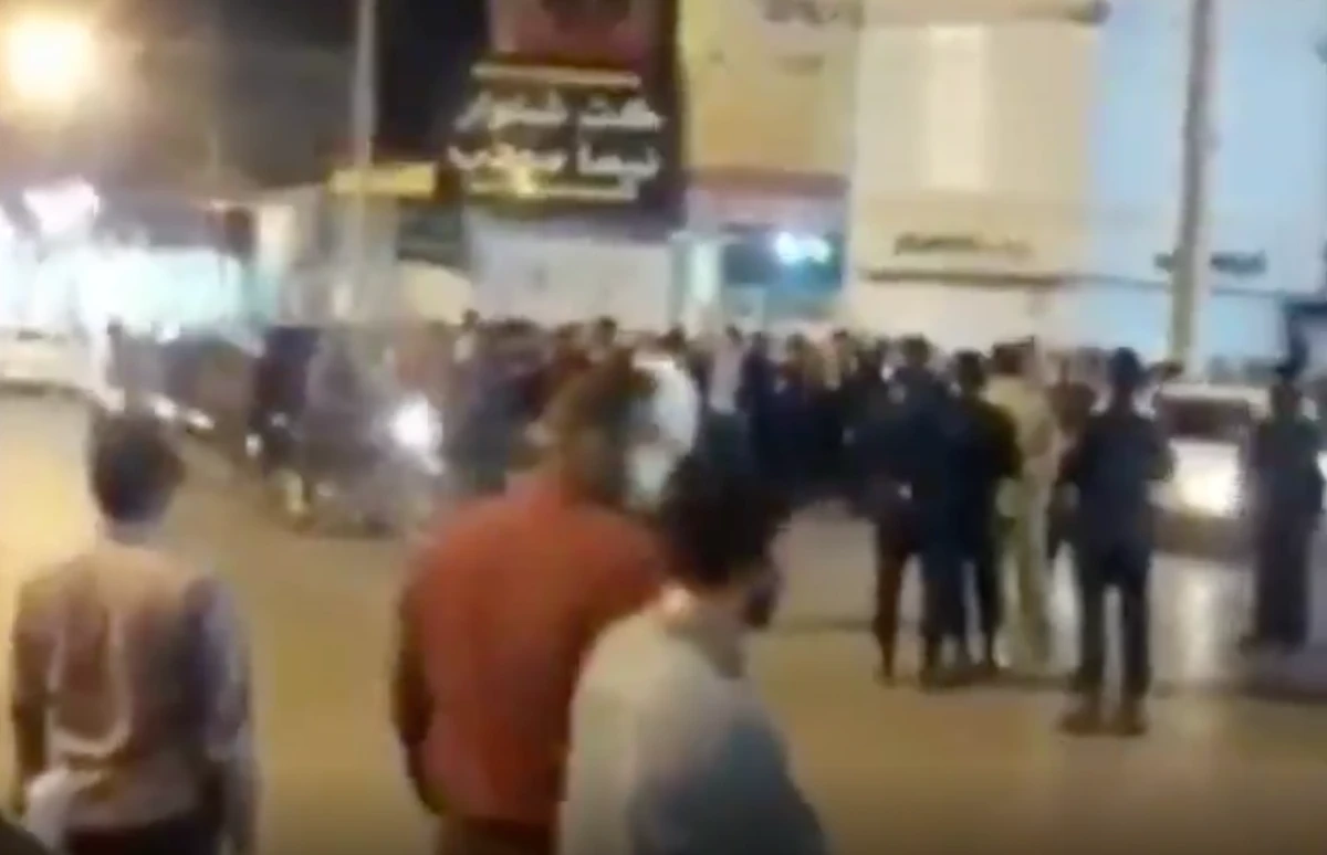A view of the protests taking place in Iran. (Screenshot of BBC Persian video)