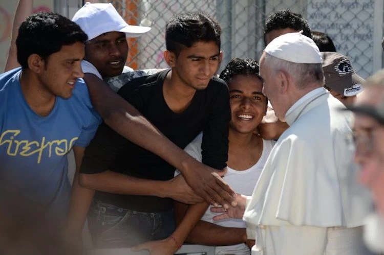 Italy greets first refugees since border lockdown