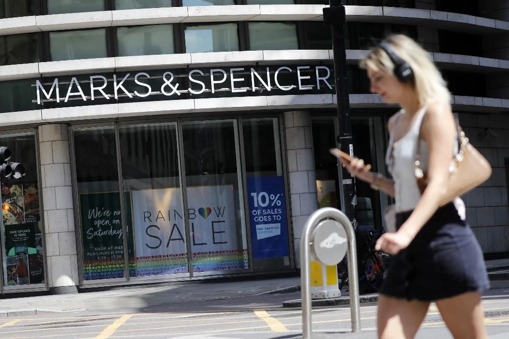 The British private sector’s composite purchasing managers’ index hit a 61-month peak at 57.1 points in July. (AFP file photo)
