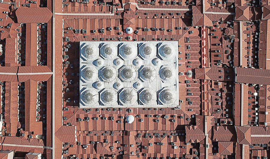 An aerial view of the Grand Bazaar in Istanbul during a three-day coronavirus curfew. Turkey’s economy will bounce back next year, economists believe. (AFP)