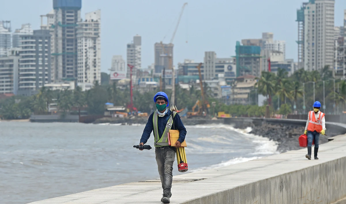 Indian companies struggle to lure migrant workers back
