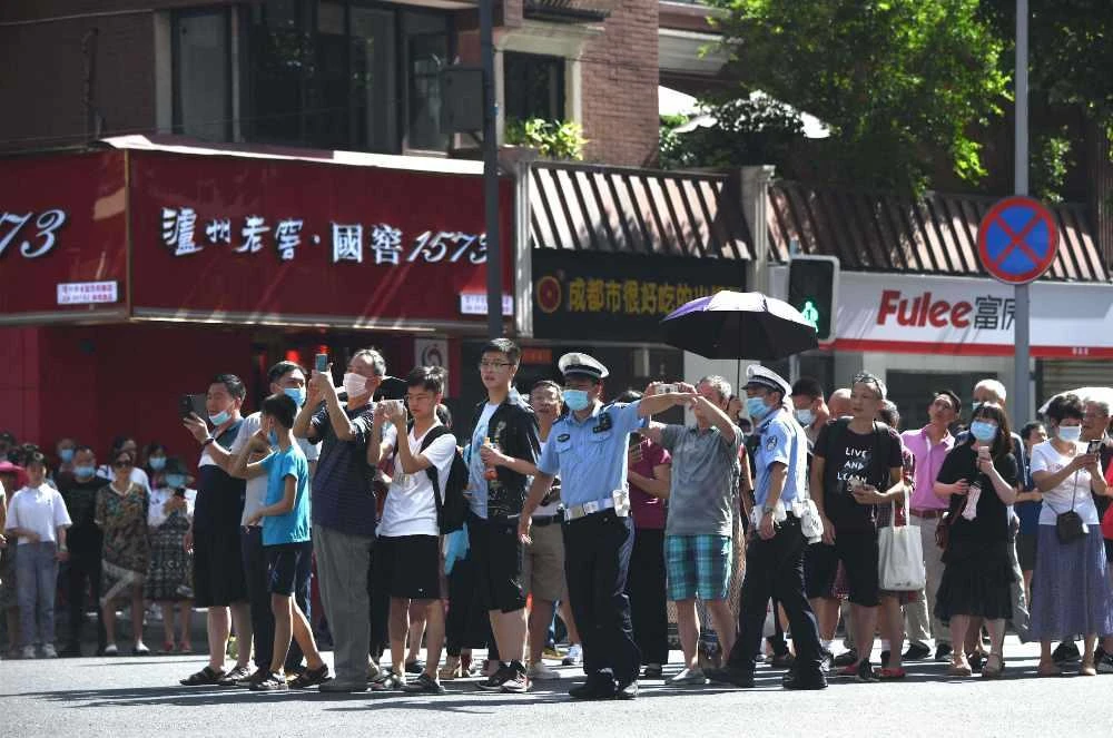 Flag lowered as US departs Chengdu consulate in China