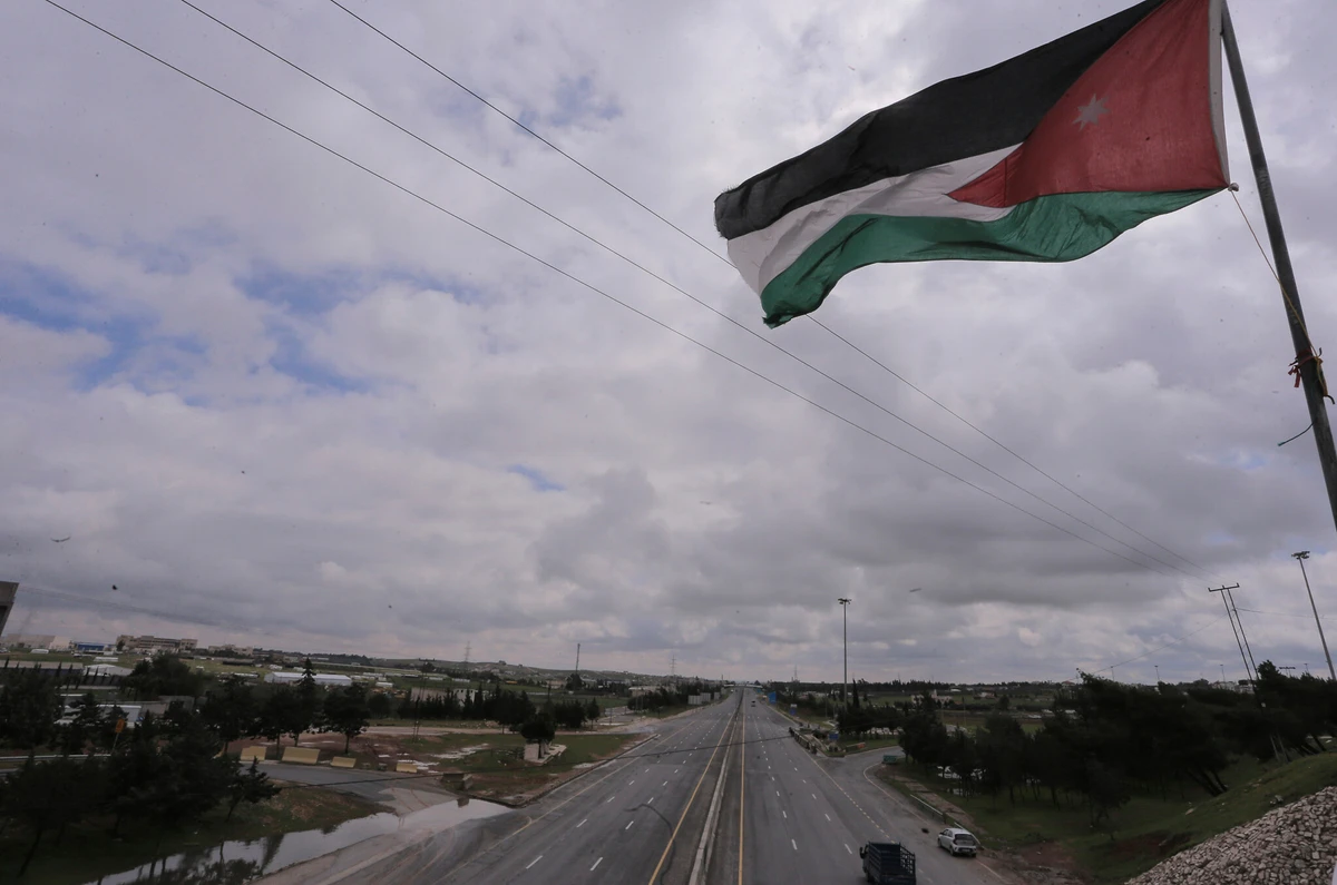 Child dies, 700 sick in Jordan mass food poisoning