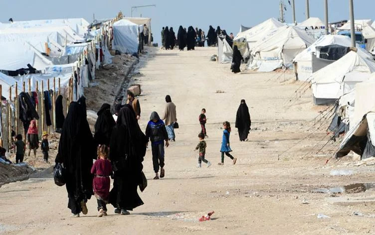 Senior politicians in the UK have called for urgent action to bring British Daesh brides and their children home from Kurdish detention camps over concerns they are trafficking victims. (AFP/File Photo)