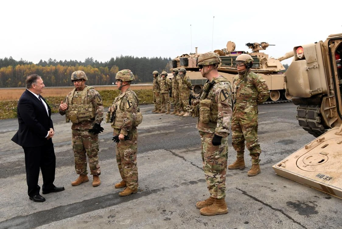 US Secretary of State Mike Pompeo speaks with US soldiers during his visit to American military installations in Grafenwoehr and Vilseck, Germany, November 7, 2019. (Reuters)