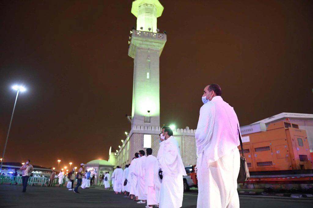 Pilgrims left Arafat for Muzdalifah after sunset on Thursday. (SPA)