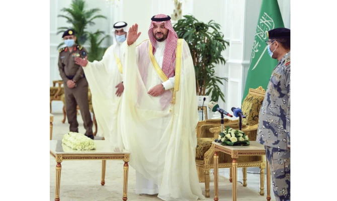 Prince Faisal bin Khalid bin Sultan, governor of the Northern Borders Region, offers Eid Al-Adha greetings to the security officials in the region. (SPA)