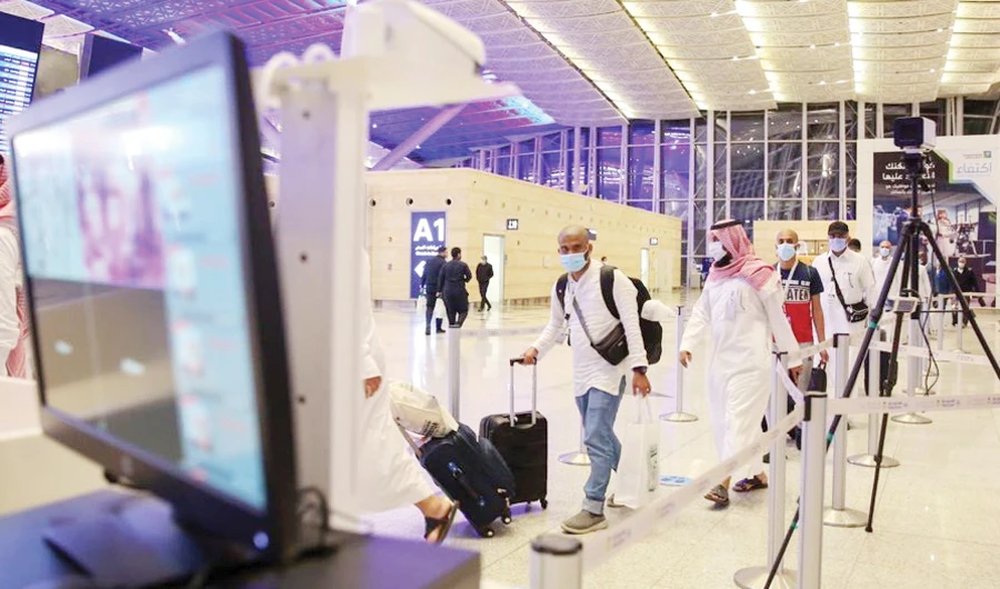 Muslim pilgrims leave Makkah after Hajj