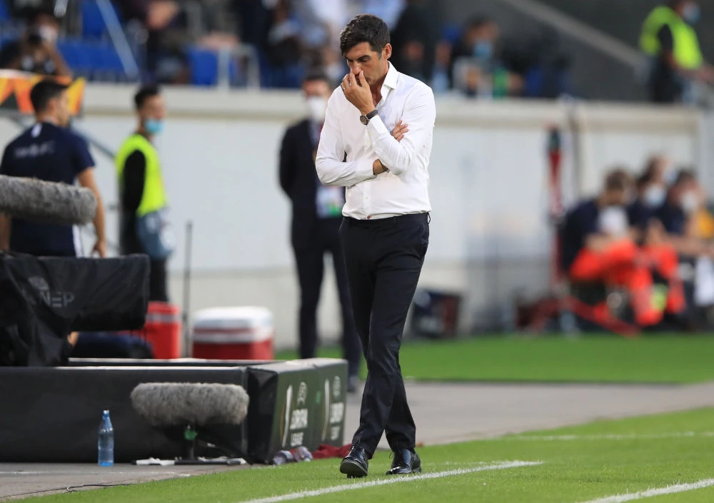 AS Roma's Portuguese head coach Paulo Fonseca reacts during the UEFA Europa League round of 16 football match between Sevilla FC and AS Roma at the MSV Arena on August 6, 2020 in Duisburg. (AFP)
