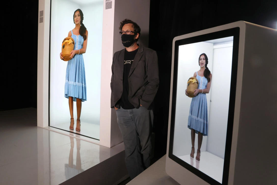 PORTAL inventor David Nussbaum says the hologram machines can anyone who is social distancing to fight the coronavirus . (Reuters)