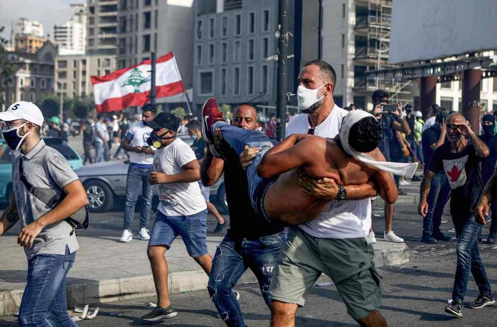 Protesters seize Lebanon foreign ministry after deadly blast