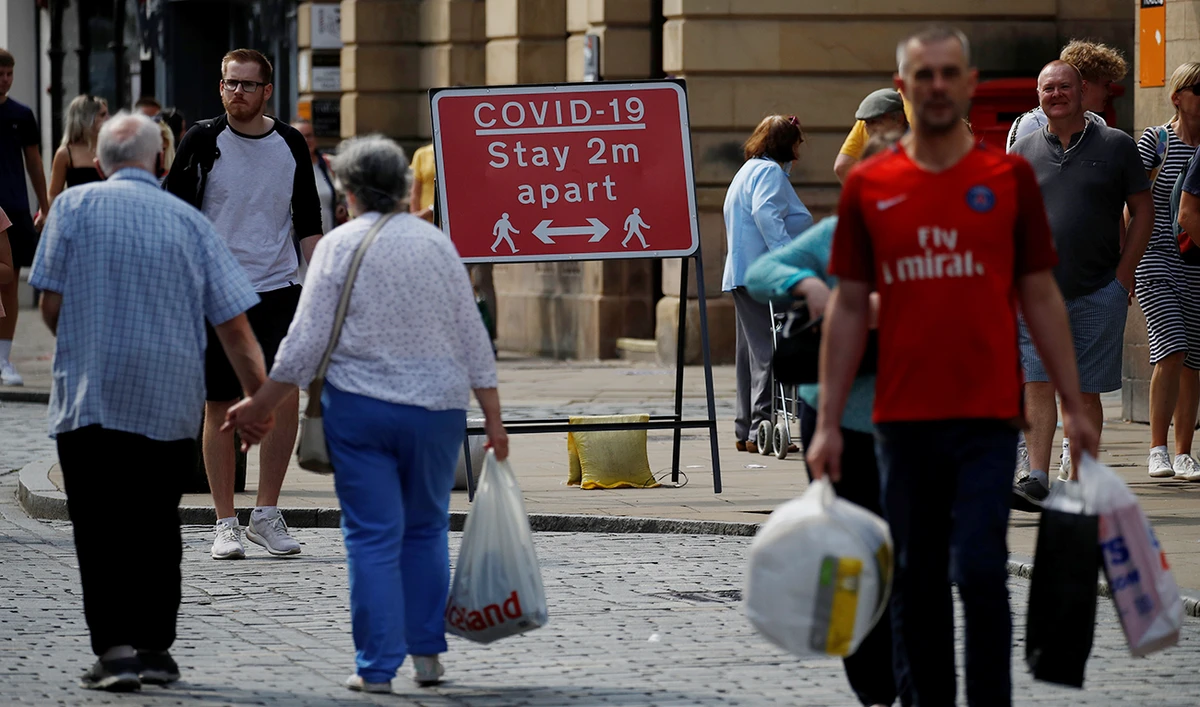 UK shopper numbers rise after launch of state-funded dining scheme