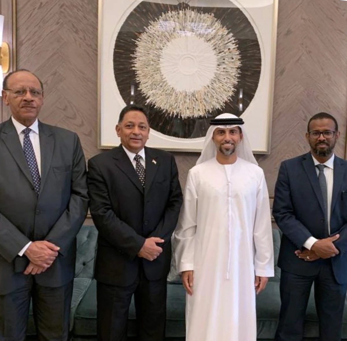 UAE’s Minister of Energy and Infrastructure Suhail Al-Mazrouei, Sudan’s Minister of Energy and Mining Khairy Abdel Rahman and Minister of Infrastructure Hashim Ibn Auf met to discuss cooperation. (WAM)