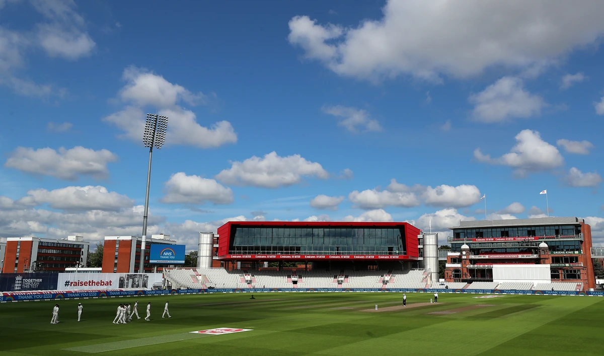 Uncapped Robinson in England squad for second Pakistan Test