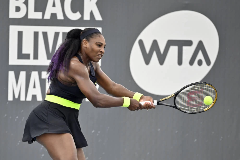 Serena rallies past Venus, builds confidence for US Open